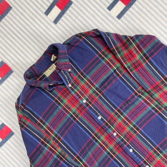 Vintage L.L. Bean Plaid Cotton Flannel style button down shirt - Picture 4 of 8